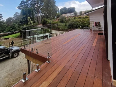 deck with glass fixed